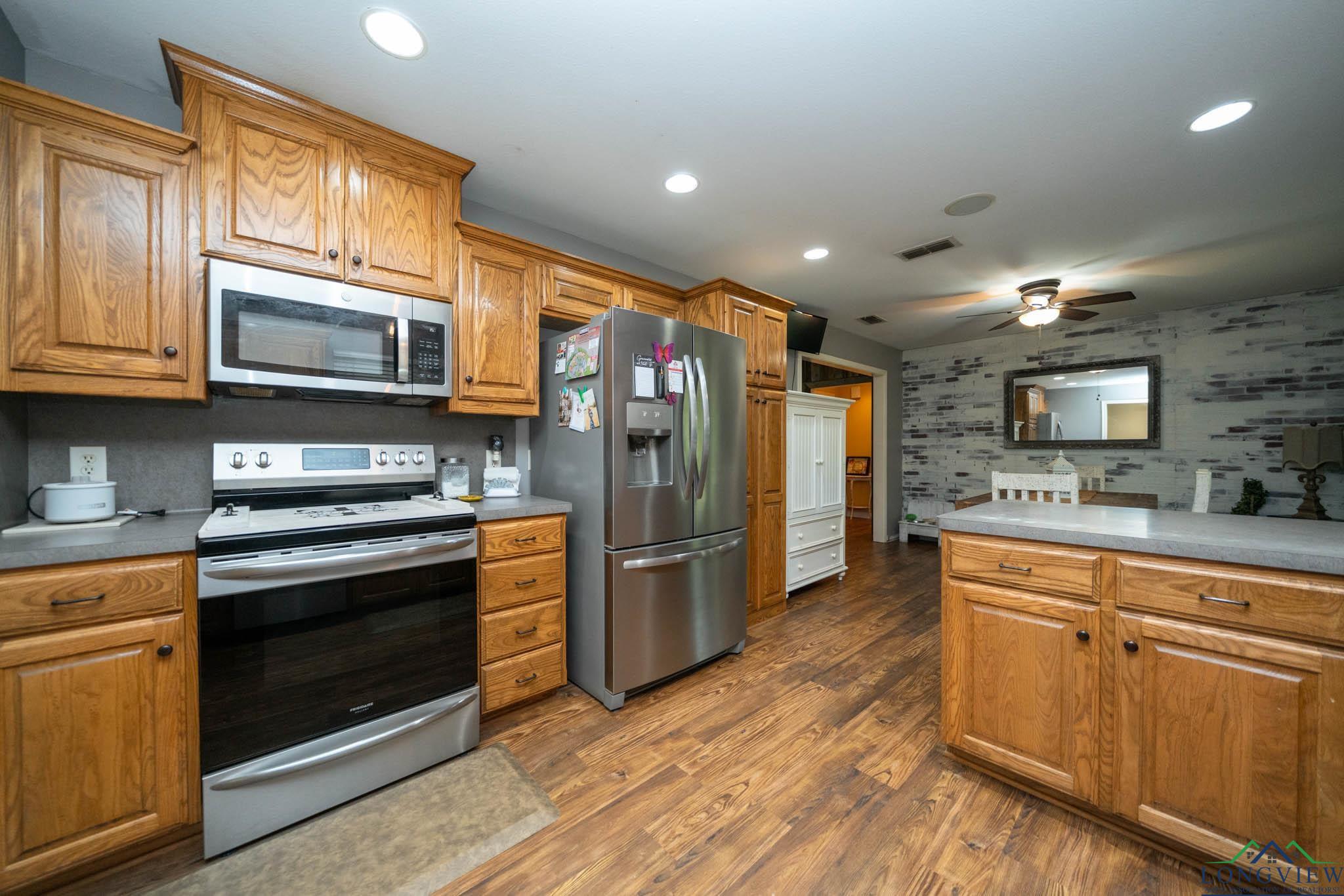342 W Doctors Rd, Longview, Texas image 13