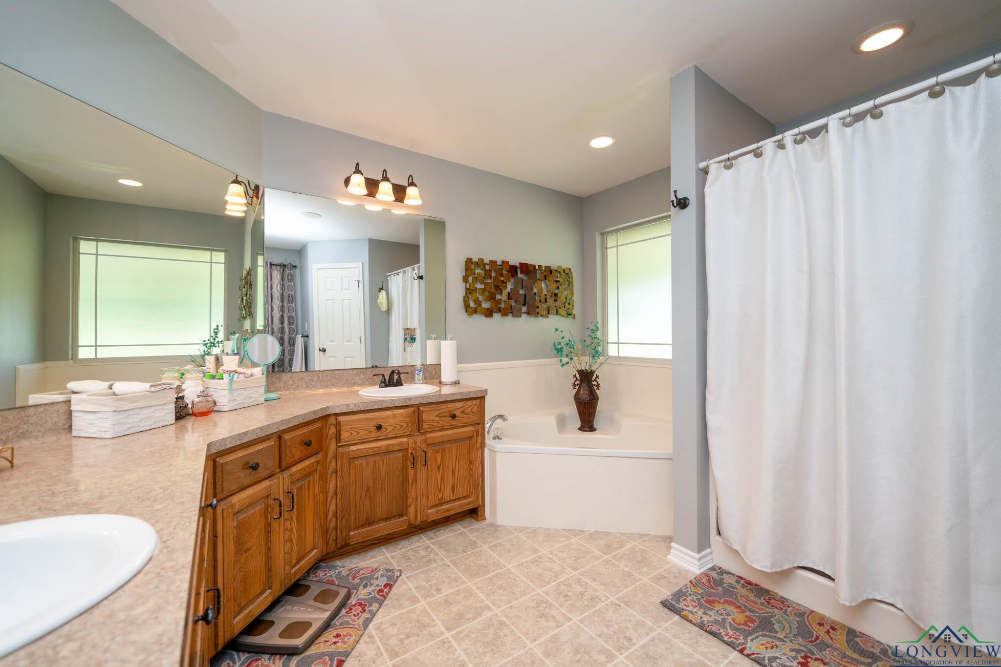 342 W Doctors Rd, Longview, Texas image 21