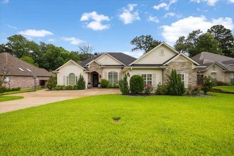 Homes For Sale - 1600 Chippewa St<br/> Longview, TX 75605
