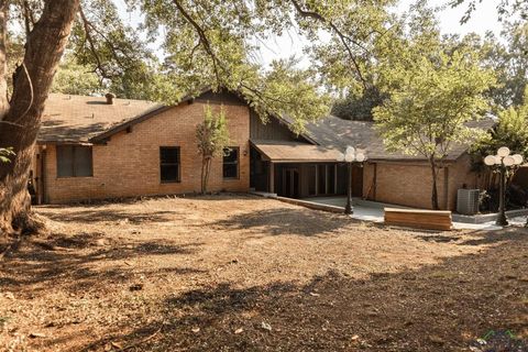 A home in Pine Tree