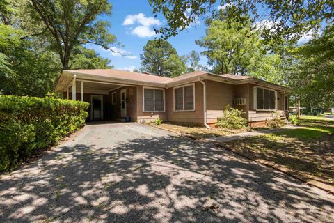 Homes For Sale - 3018 Florence St<br/> Kilgore, TX 75662