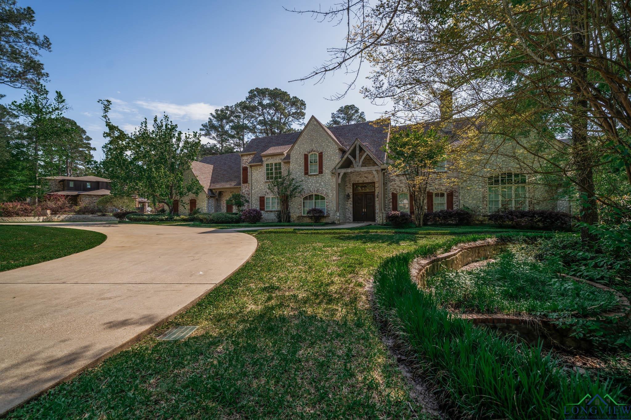 102 Hunters Creek Dr, Longview, Texas image 1