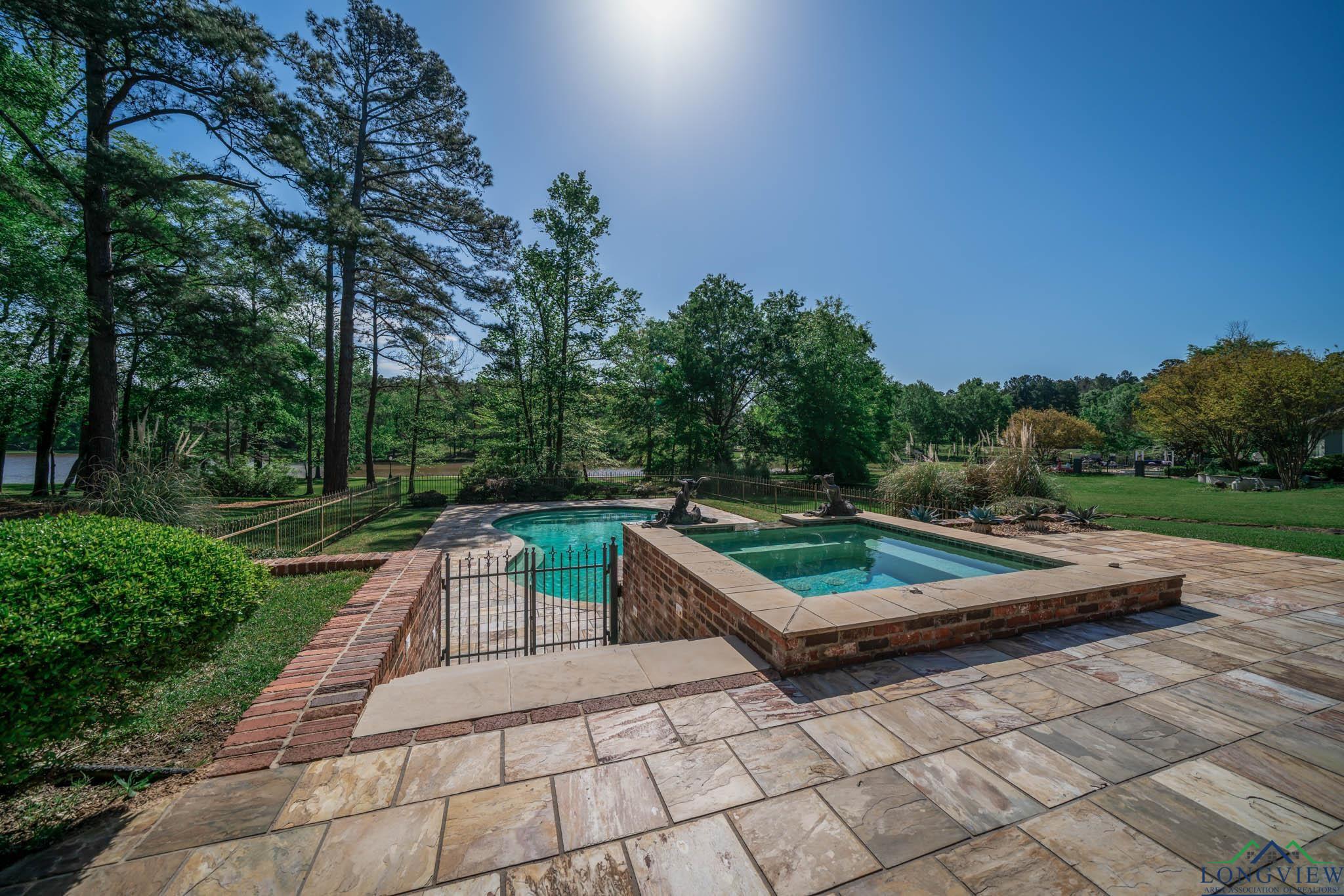 102 Hunters Creek Dr, Longview, Texas image 38