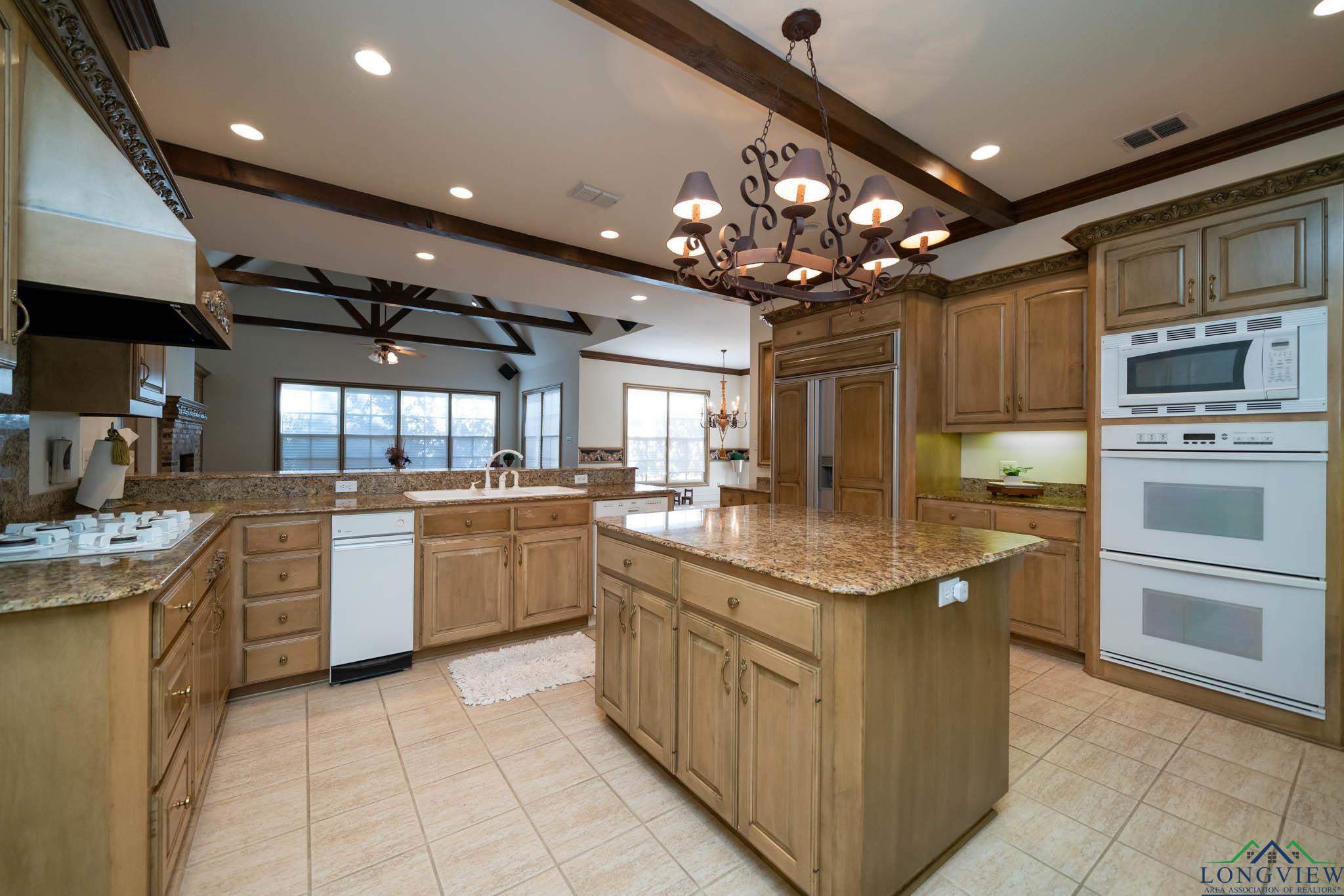 102 Hunters Creek Dr, Longview, Texas image 25