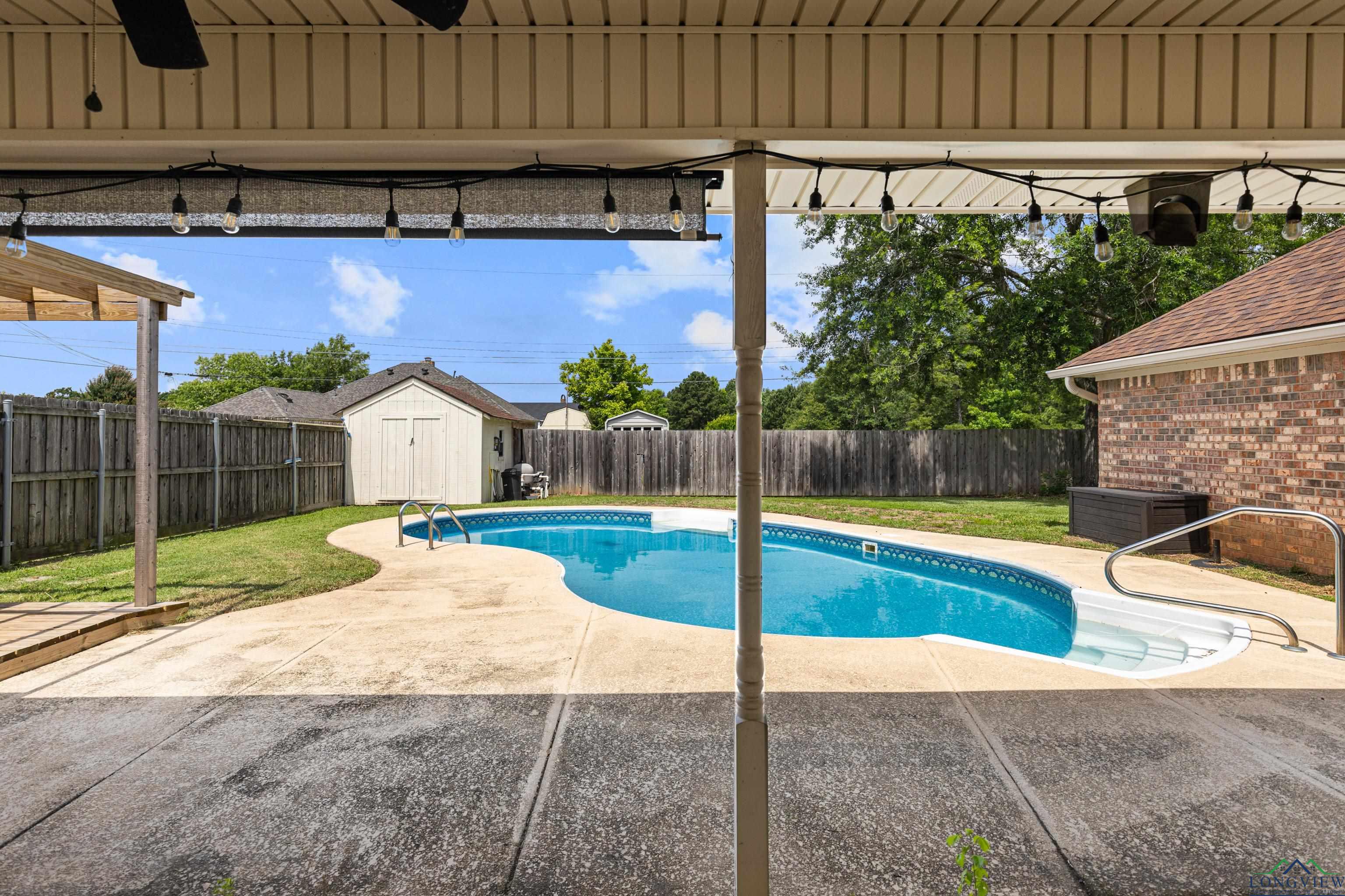 1307 Spring Tree Ln, Kilgore, Texas image 10