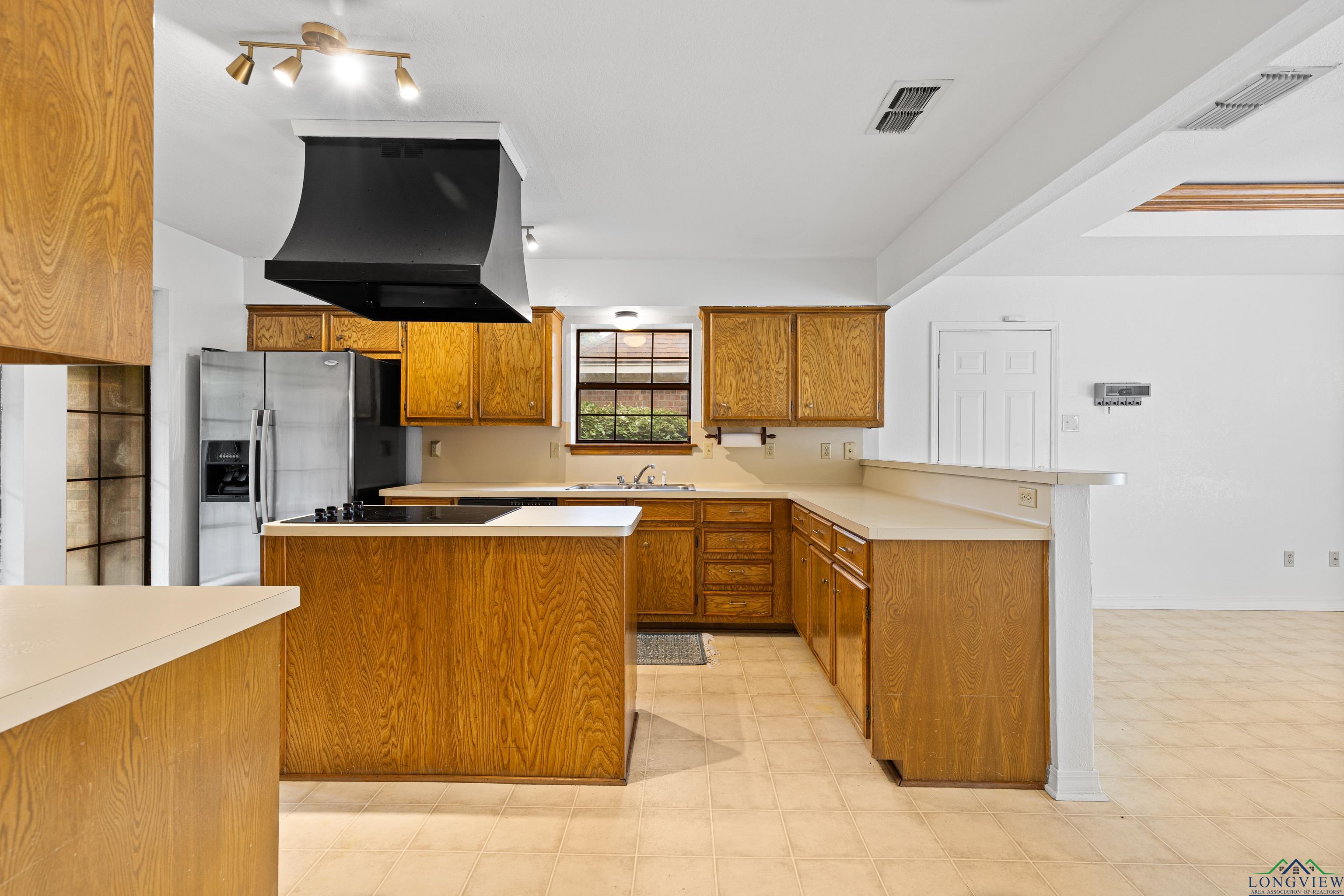 1307 Spring Tree Ln, Kilgore, Texas image 12