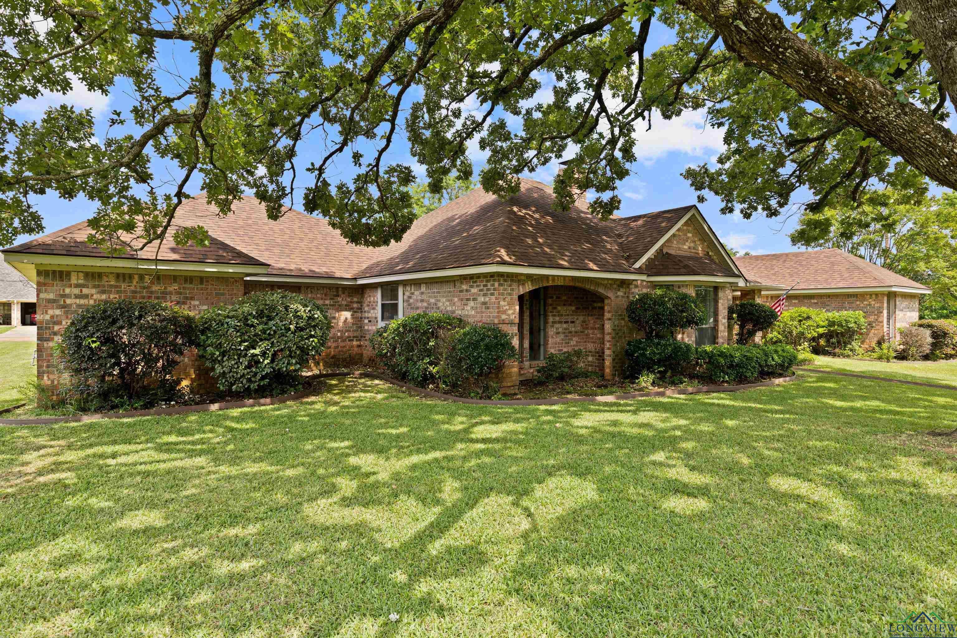 1307 Spring Tree Ln, Kilgore, Texas image 2