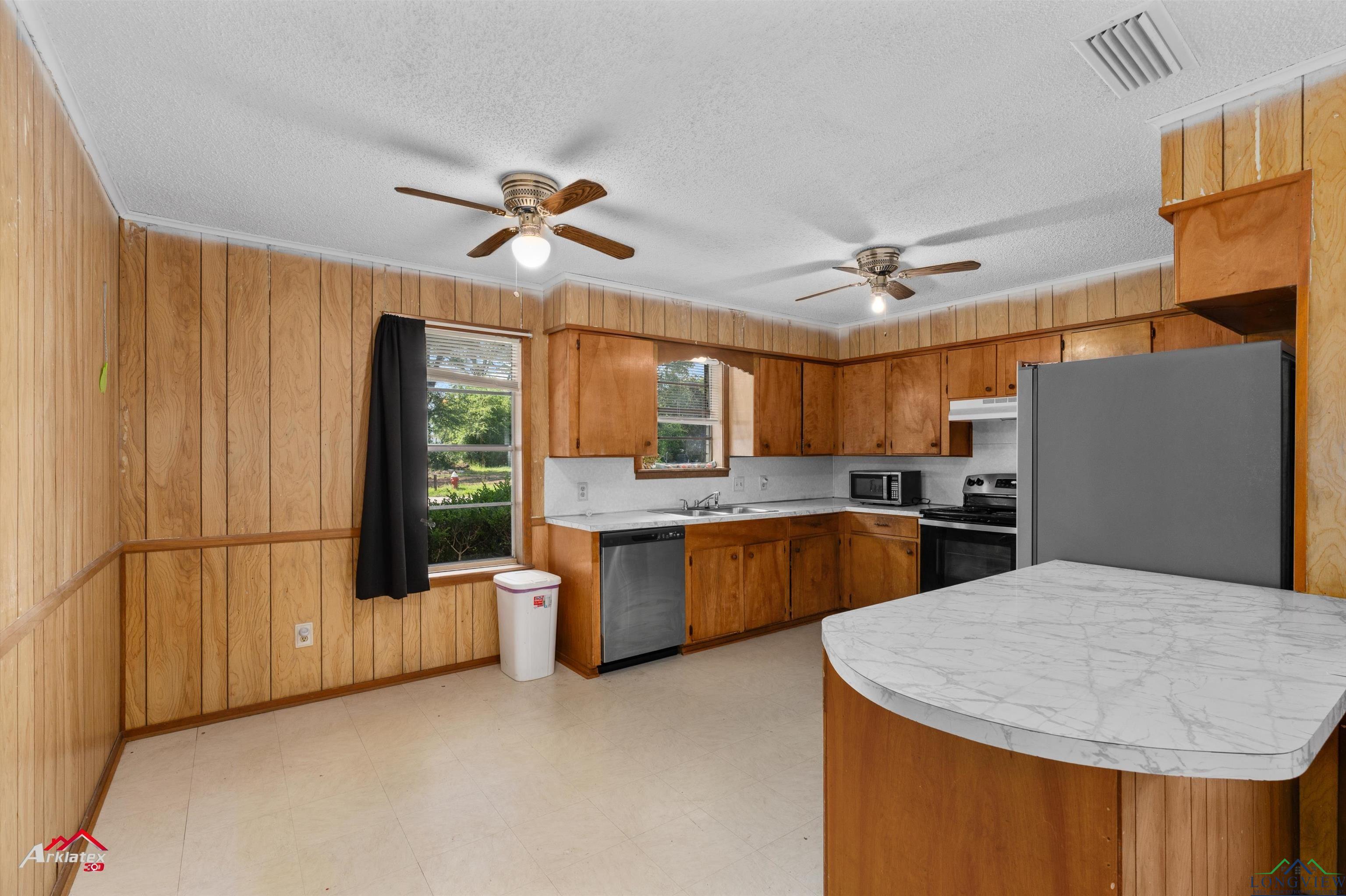 711 Comer St, Carthage, Texas image 6