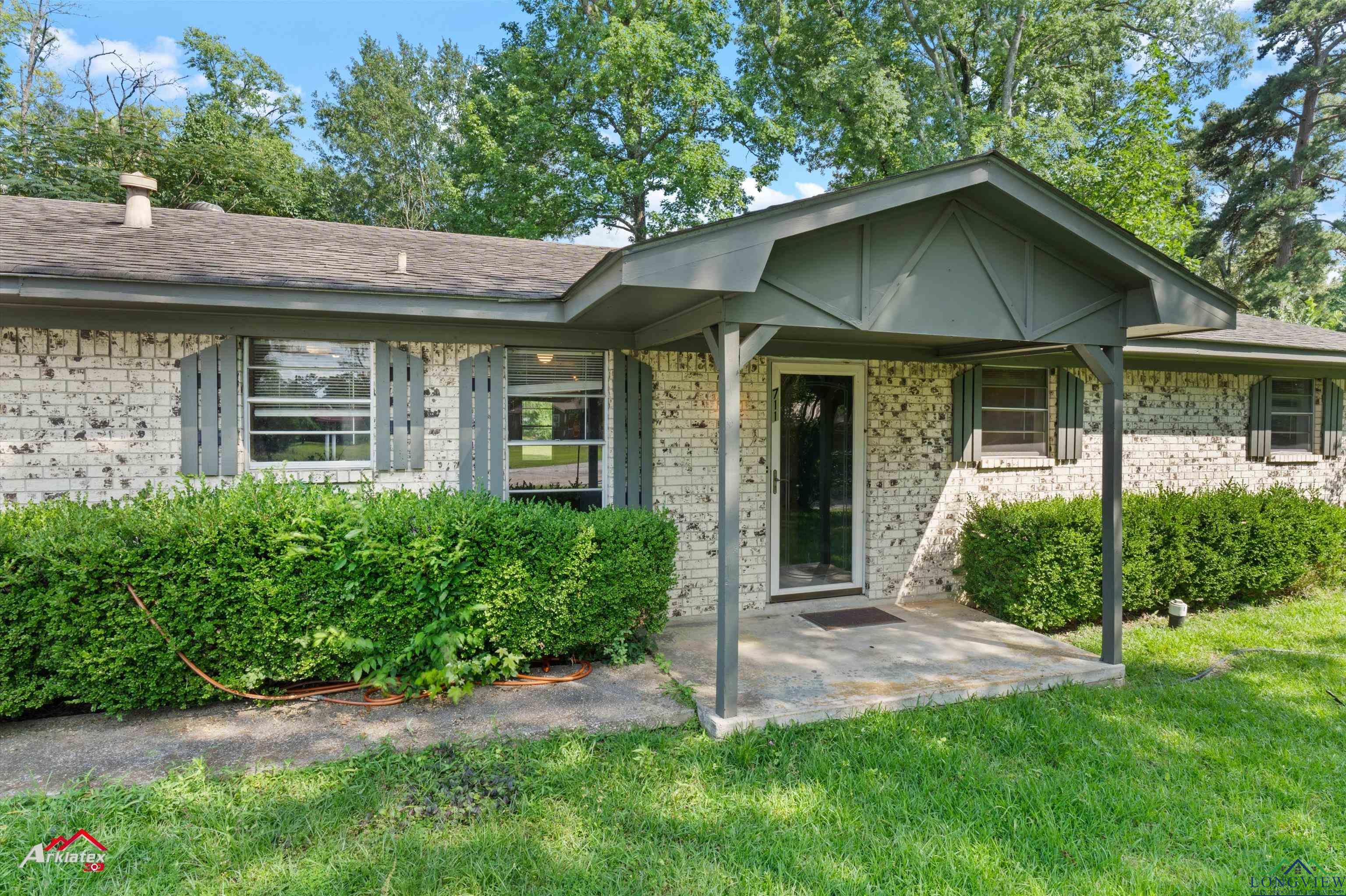 711 Comer St, Carthage, Texas image 1