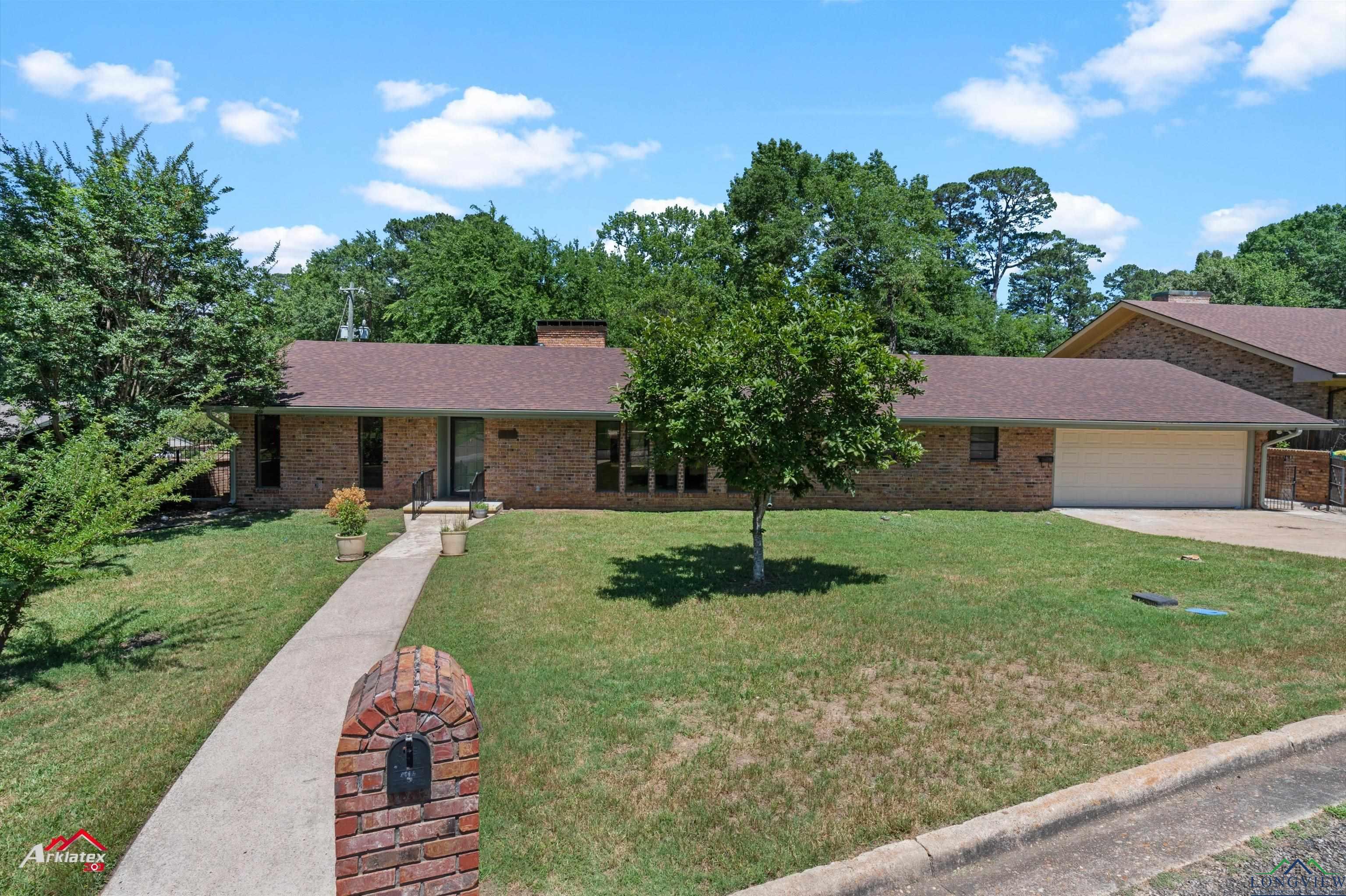 2804 Palm Plz, Marshall, Texas image 2