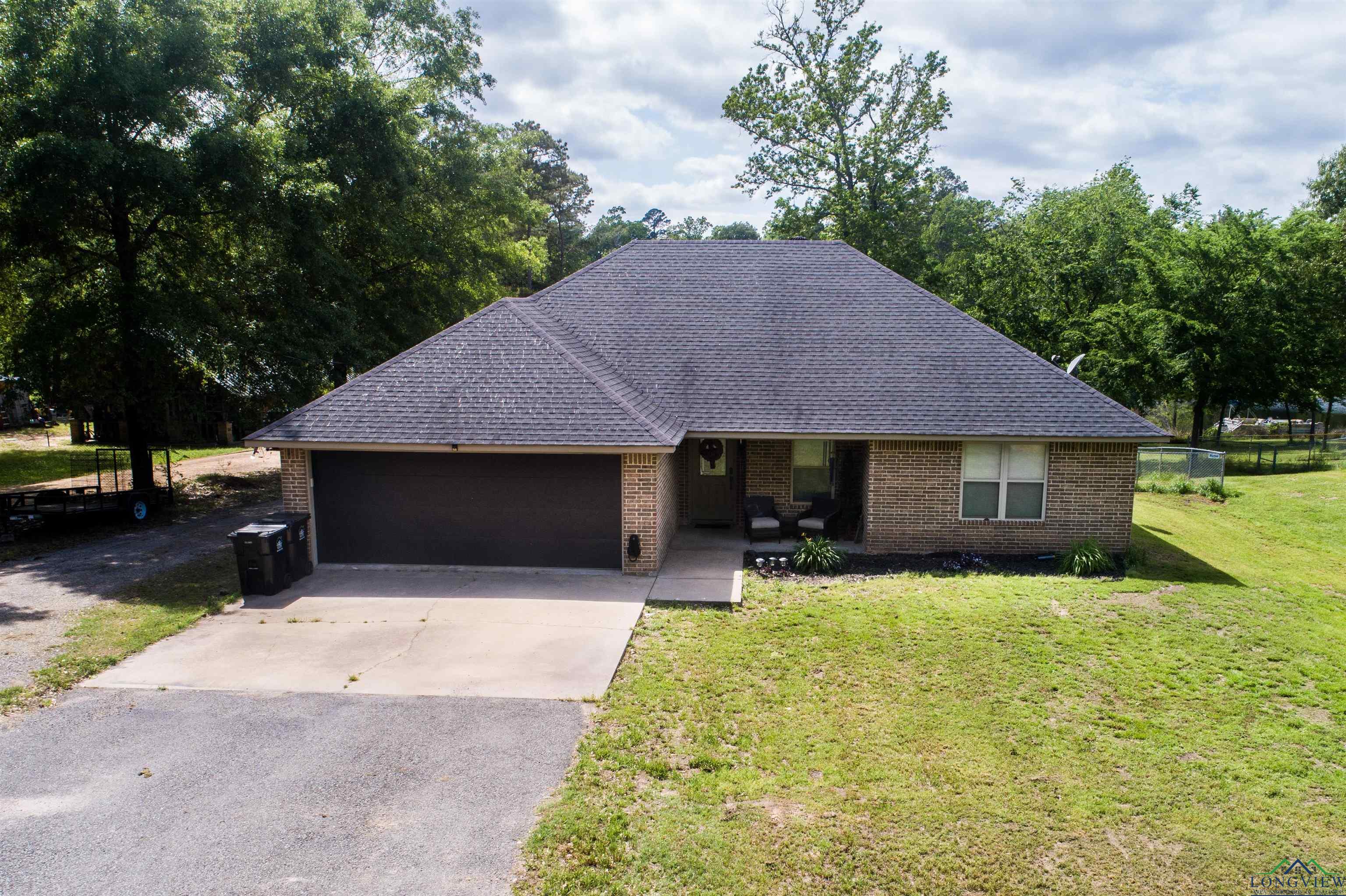 6048 Eastwood Dr, Gilmer, Texas image 1