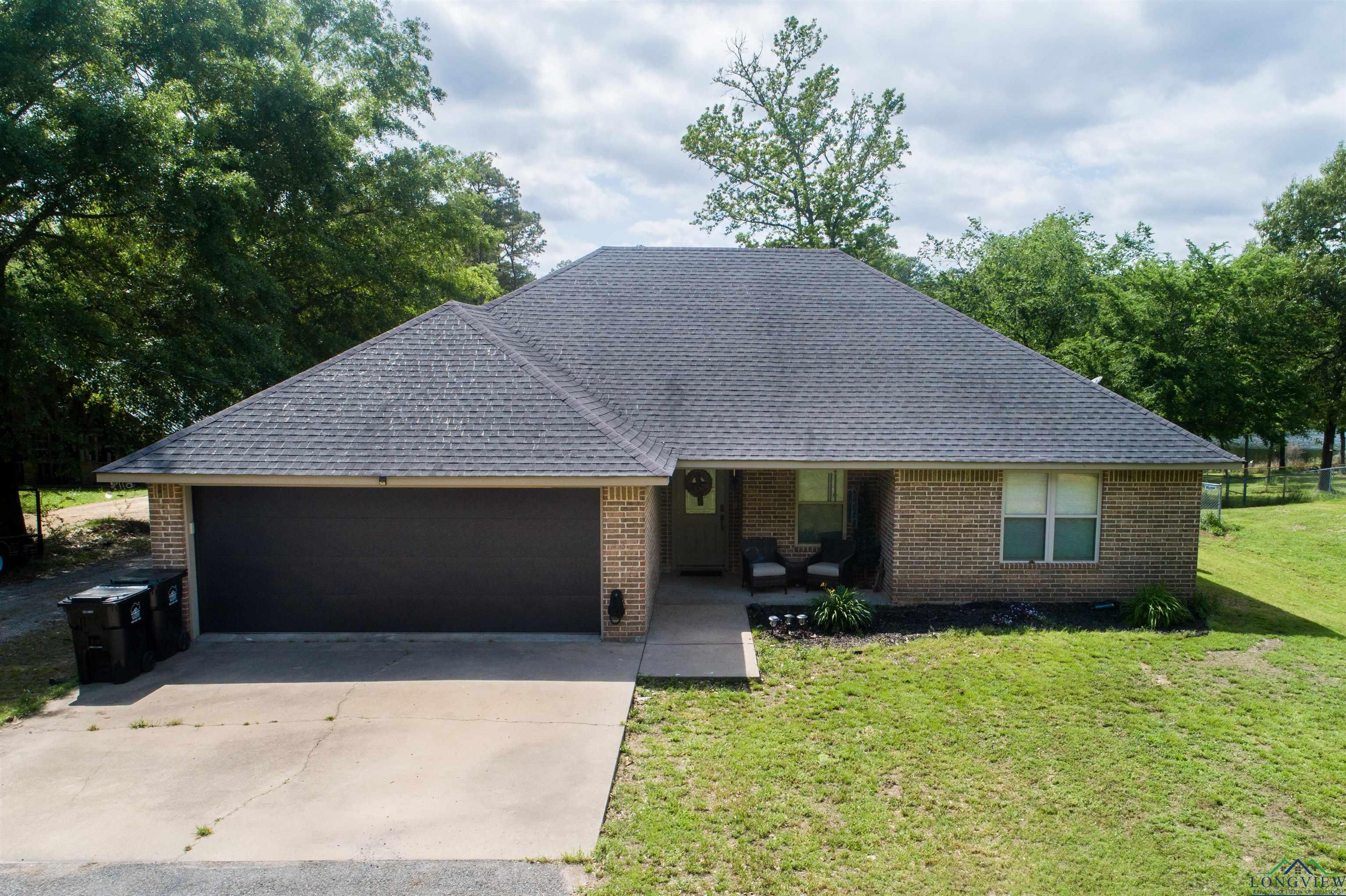 6048 Eastwood Dr, Gilmer, Texas image 2