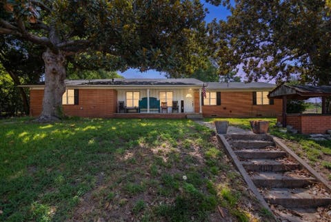 Homes For Sale - 400 N Motley<br/> Overton, TX 75684