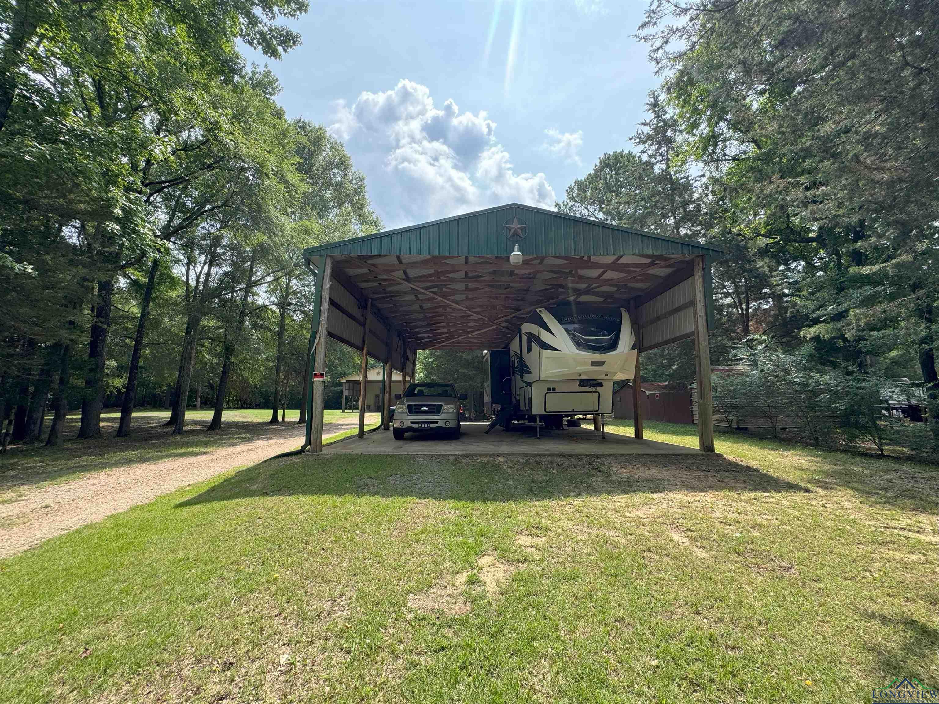 226 Almand, Waskom, Texas image 4