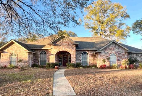 Homes For Sale - 435 Whippoorwill Lane<br/> Texarkana, TX 75501