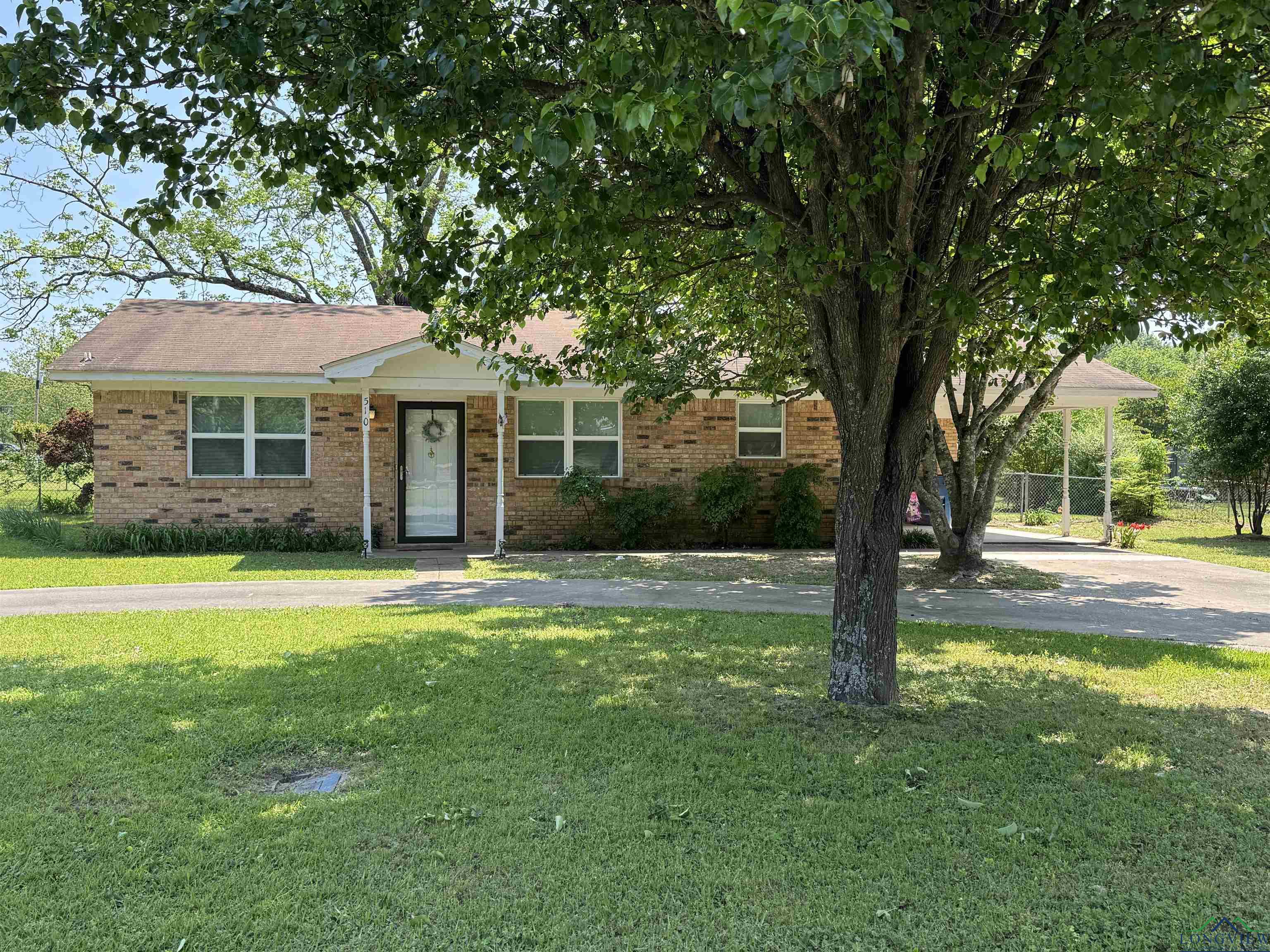 510 S Lake St, Waskom, Texas image 1