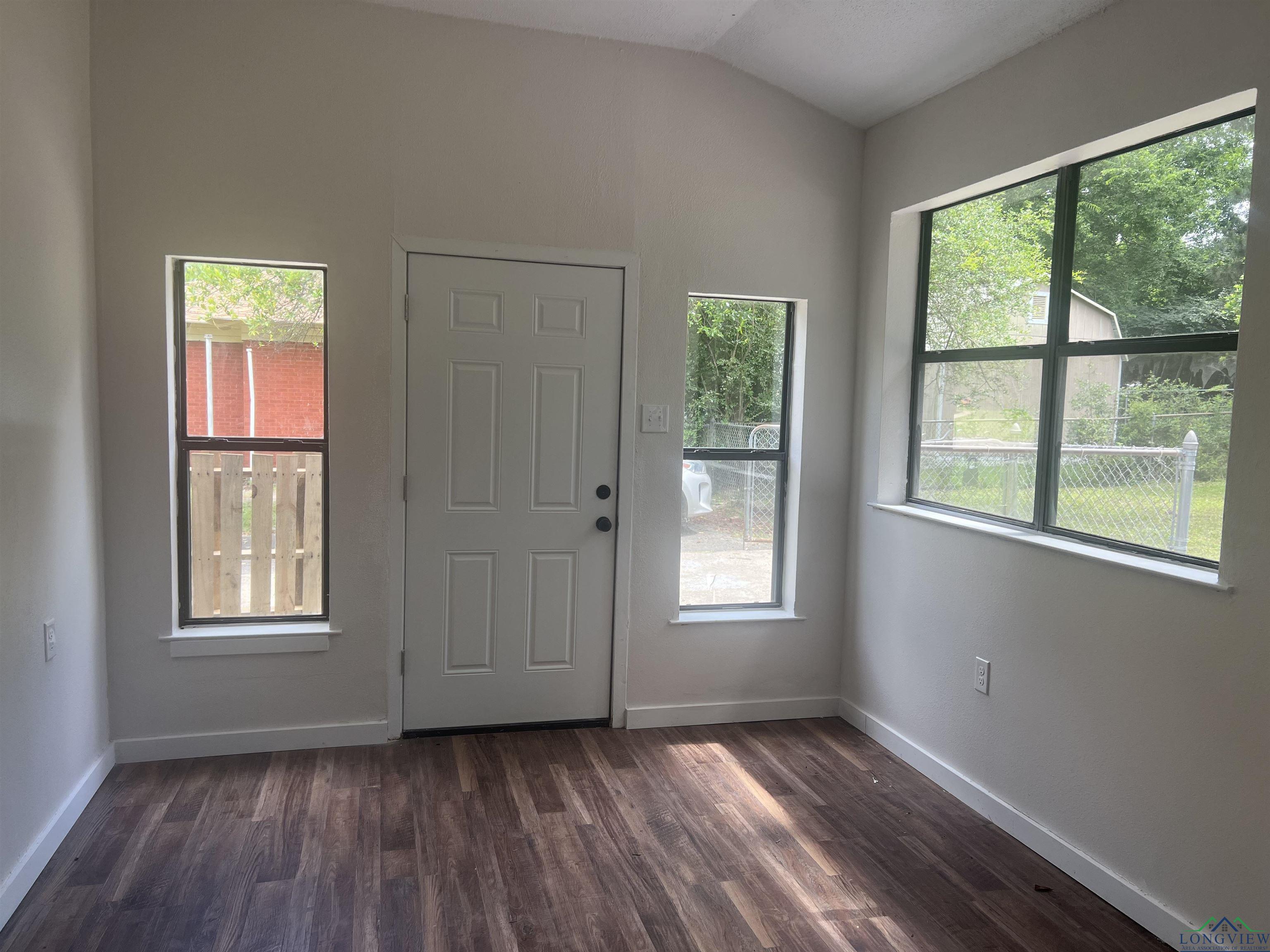 108 Carson St, Marshall, Texas image 7