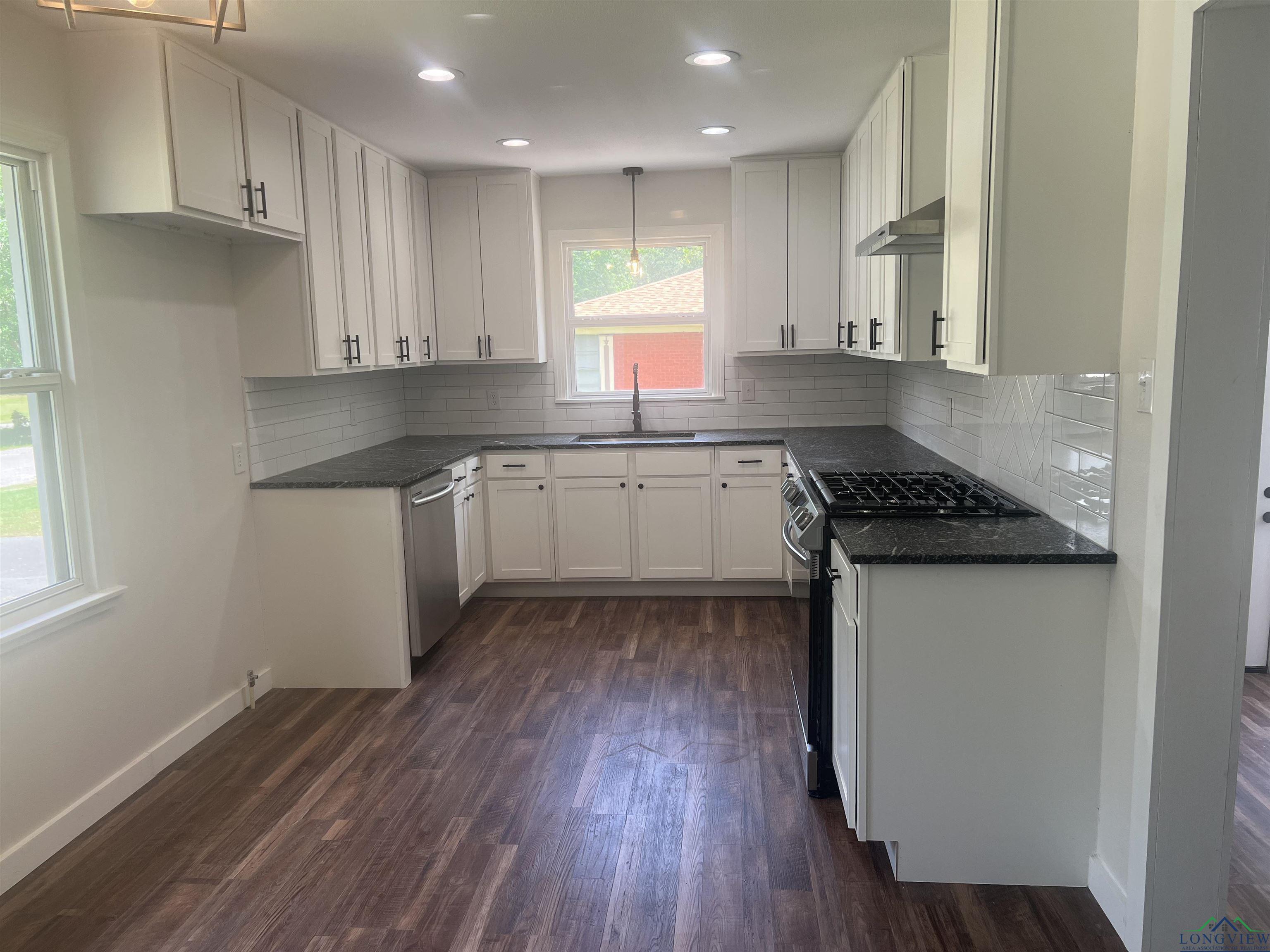 108 Carson St, Marshall, Texas image 6