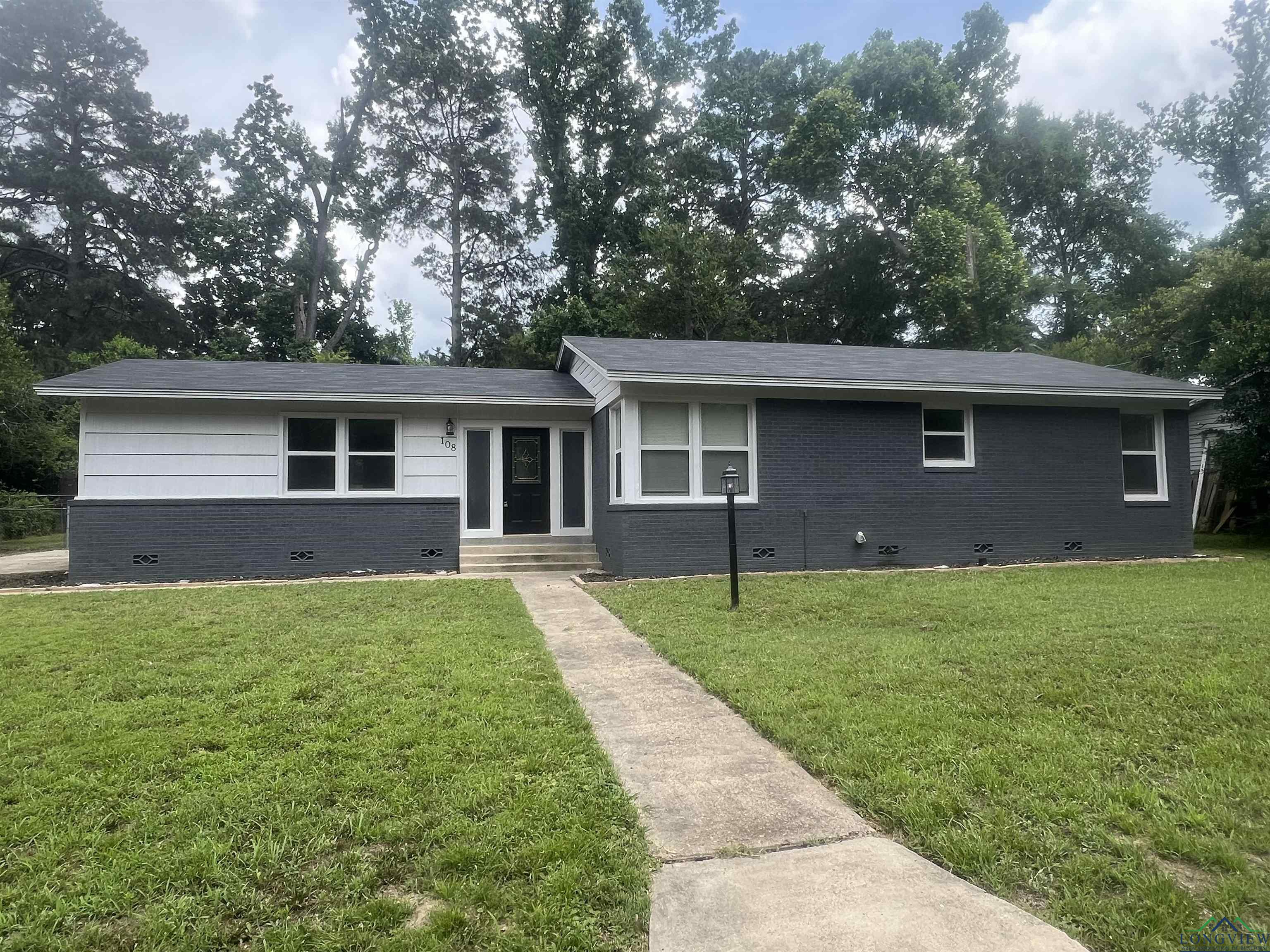 108 Carson St, Marshall, Texas image 1