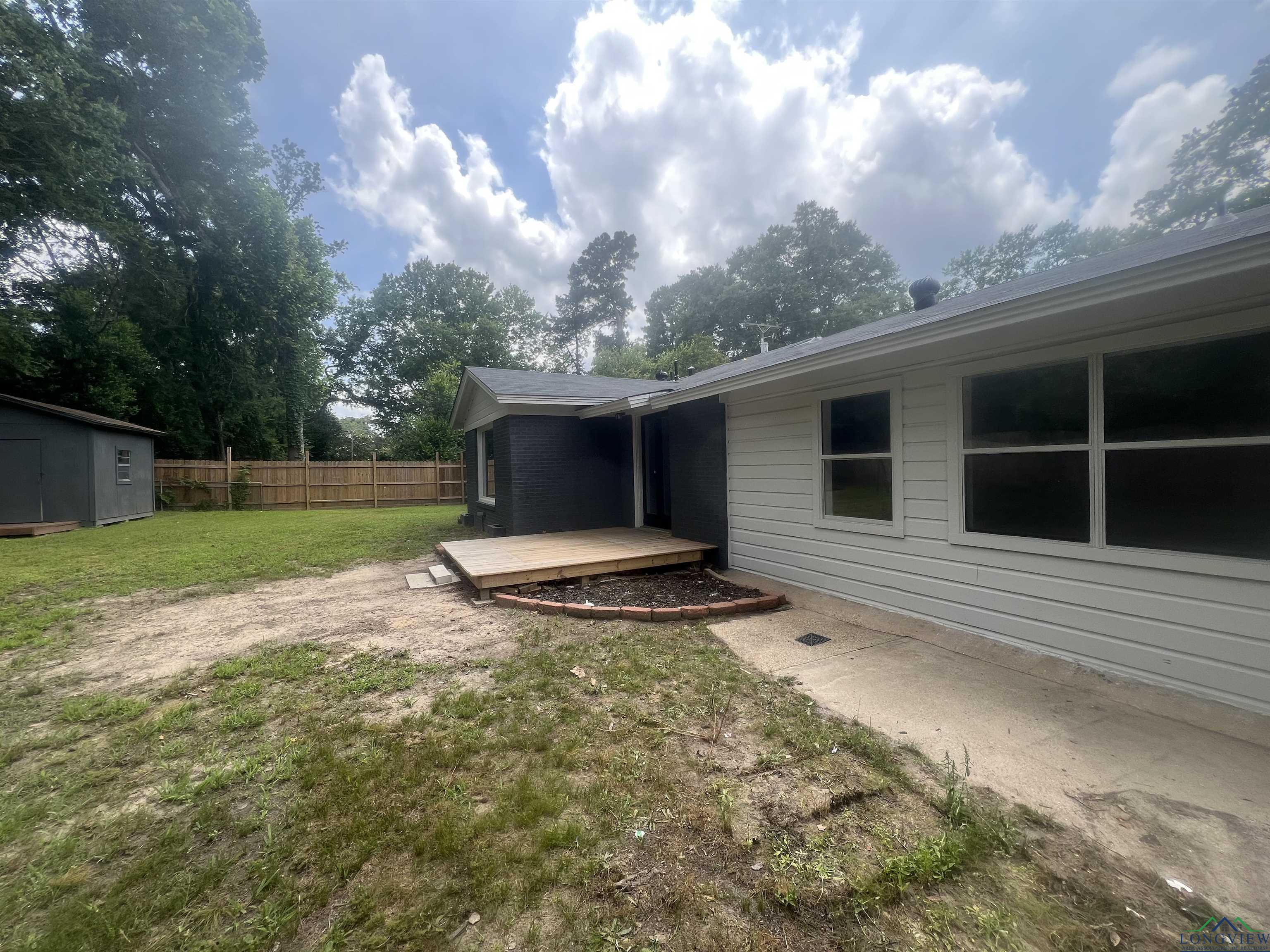 108 Carson St, Marshall, Texas image 3