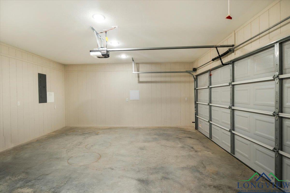1210 Cobblestone Ct, Carthage, Texas image 32