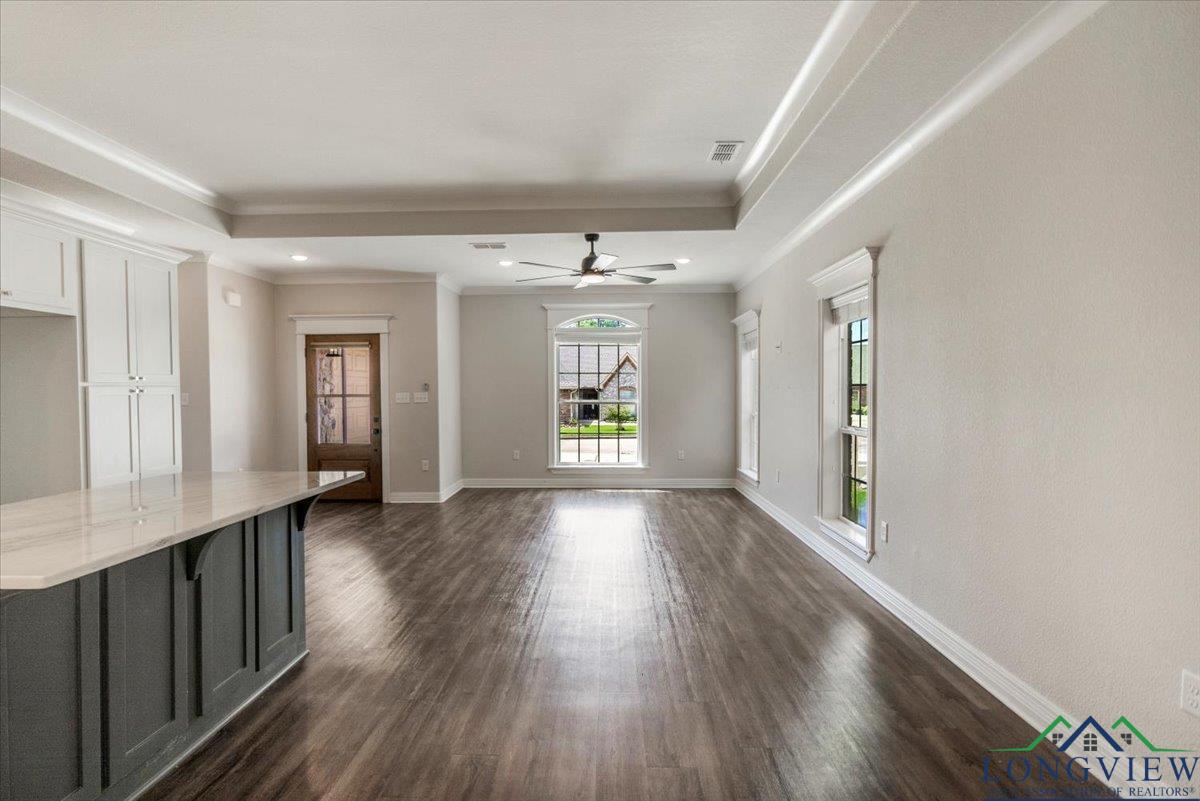 1210 Cobblestone Ct, Carthage, Texas image 7