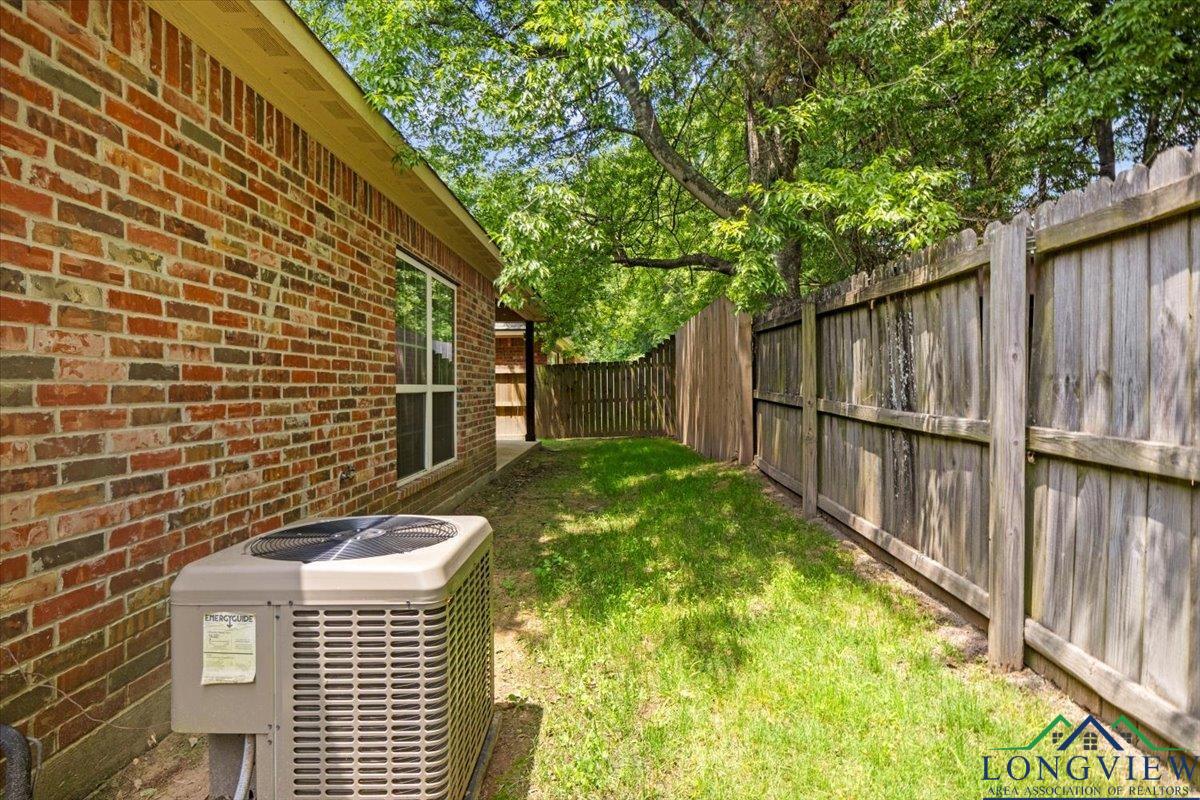 1210 Cobblestone Ct, Carthage, Texas image 34