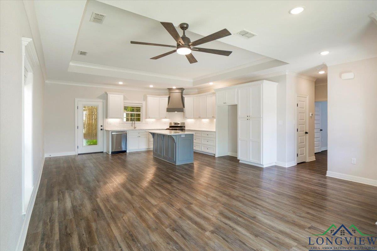 1210 Cobblestone Ct, Carthage, Texas image 9