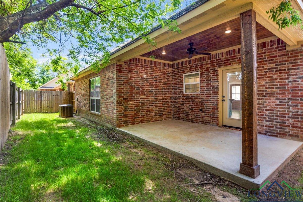 1210 Cobblestone Ct, Carthage, Texas image 33
