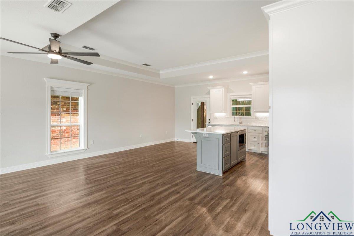 1210 Cobblestone Ct, Carthage, Texas image 6
