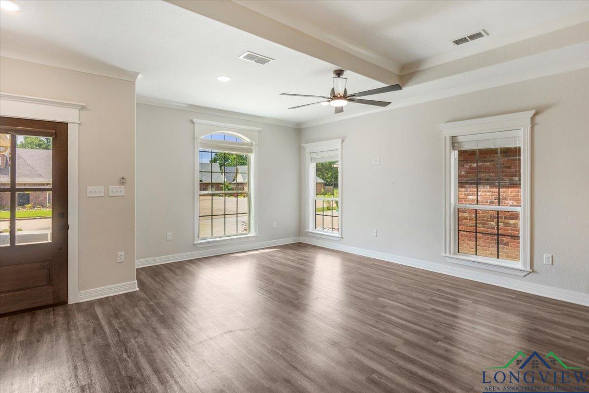 1210 Cobblestone Ct, Carthage, Texas image 4