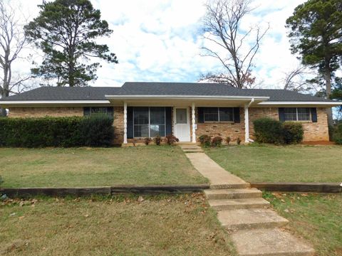 Homes For Sale - 2216 Pinecrest Dr<br/> Gladewater, TX 75647