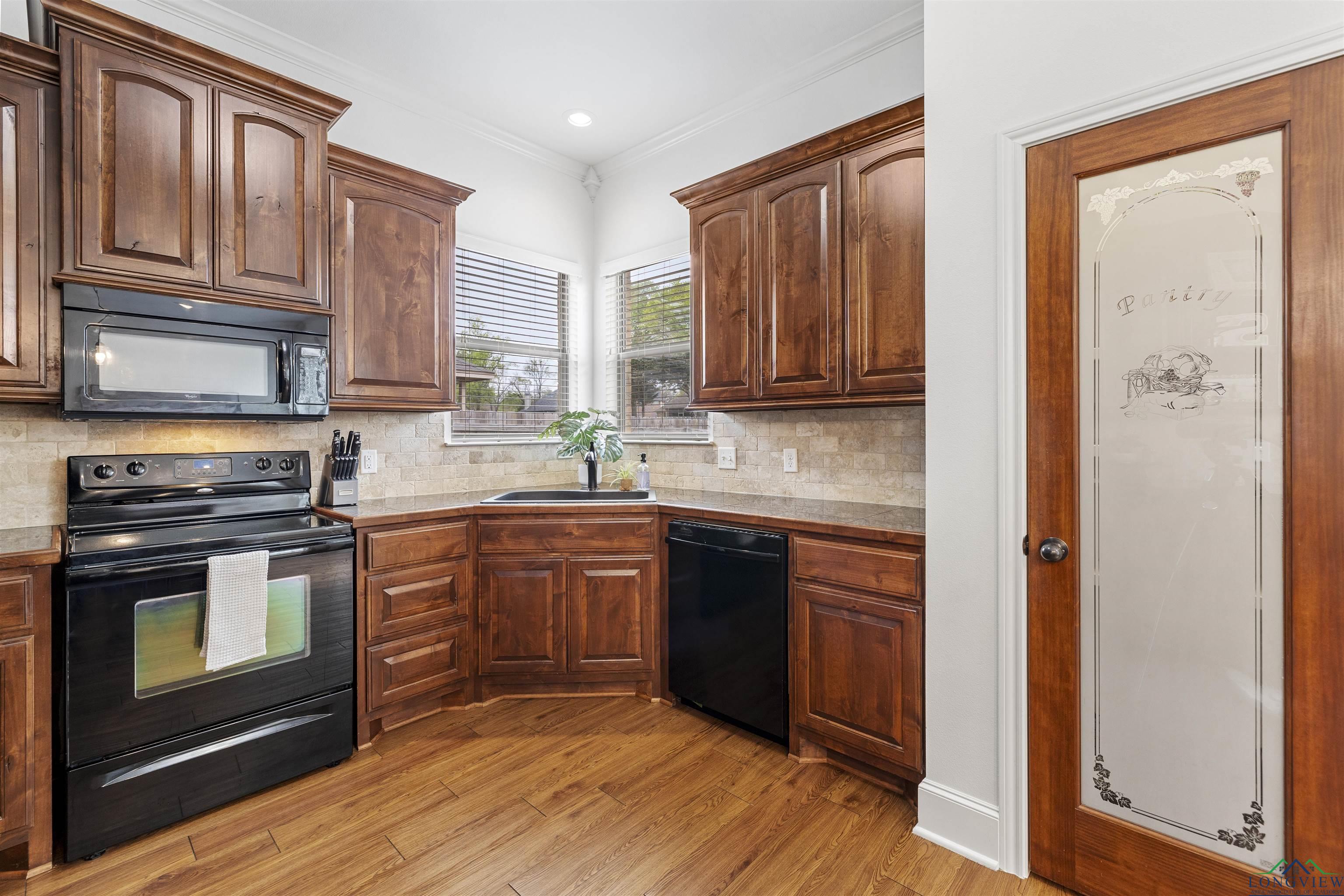 409 Harrell Dr, Chandler, Texas image 7
