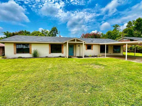 A home in Gladewater