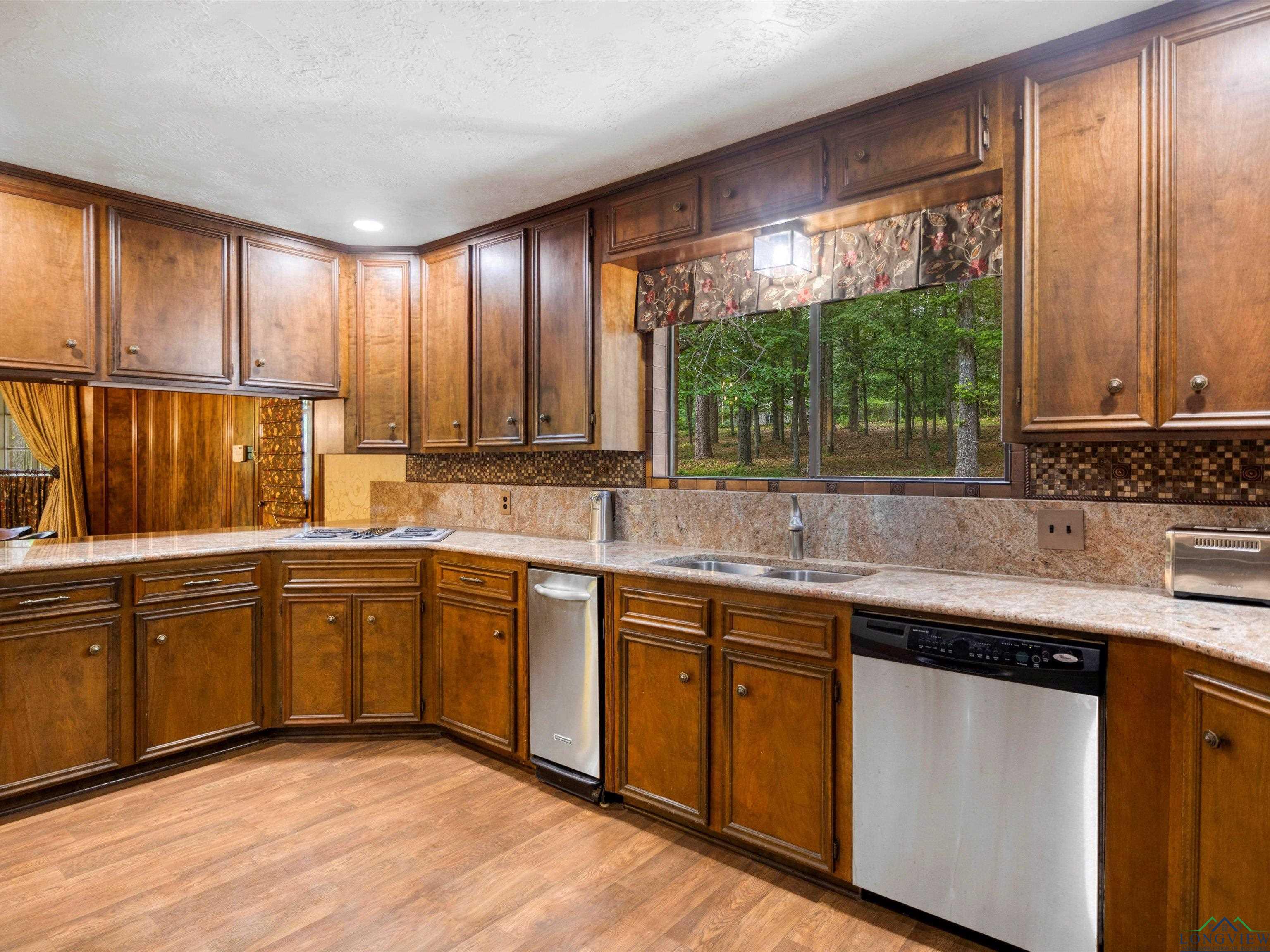 300 Cumberland Lane, Henderson, Texas image 11