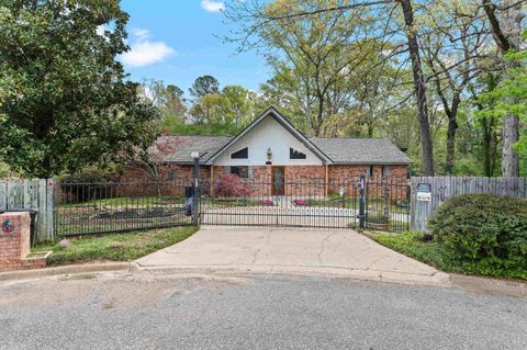 Homes For Sale - 507 Woodway Lane<br/> Gregg County, Longview, TX 75605