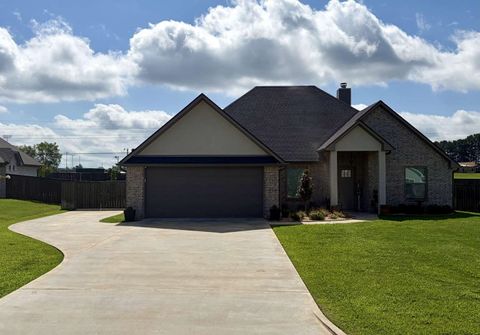 Homes For Sale - 110 Saddle Brook Circle<br/> Hallsville, TX 75650