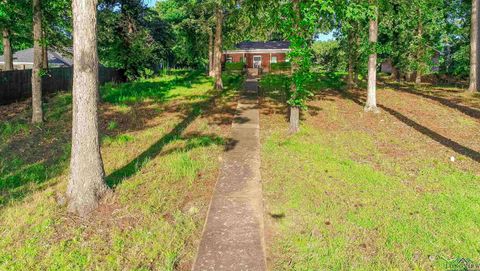 A home in Gladewater