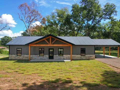 Homes For Sale - 408 Pearl<br/> Big Sandy, TX 75755