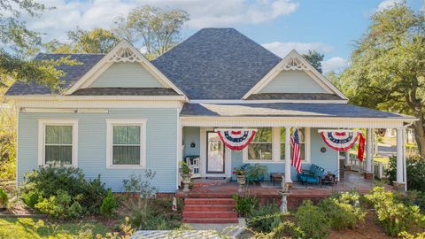 Homes For Sale - 300 S Montgomery<br/> Upshur County, Gilmer, TX 75644