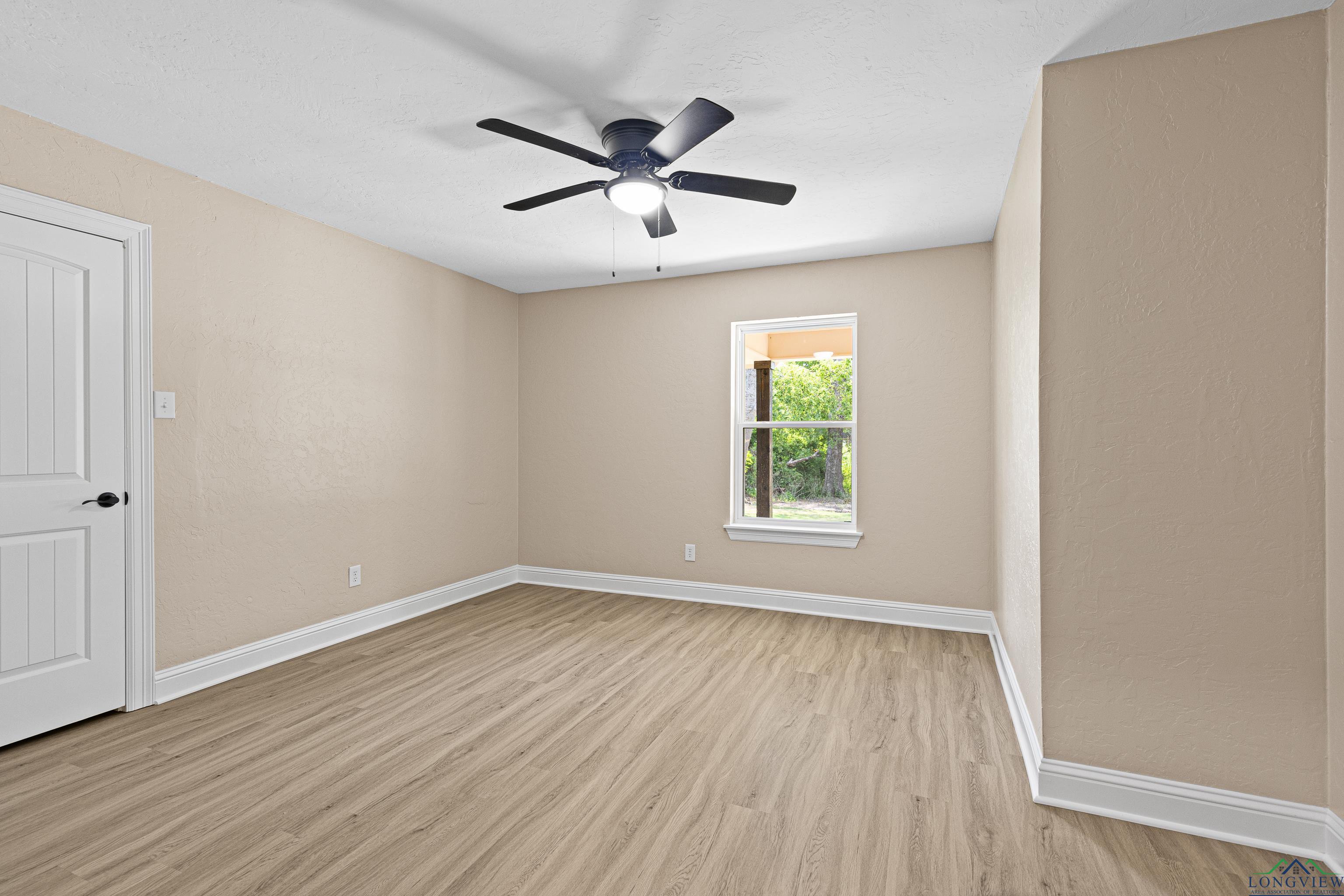 531 Oakwood St, Gladewater, Ohio image 30