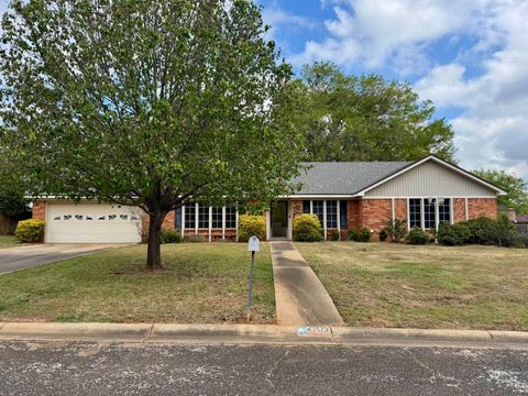 Homes For Sale - 2905 Regent<br/> Kilgore, TX 75662