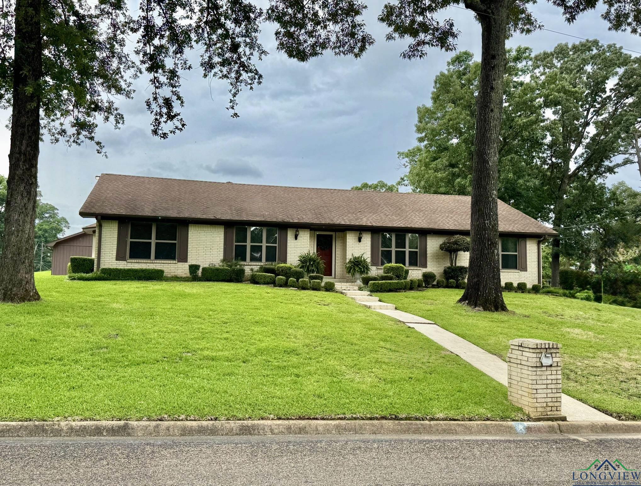 3201 Restview St, Longview, Texas image 2