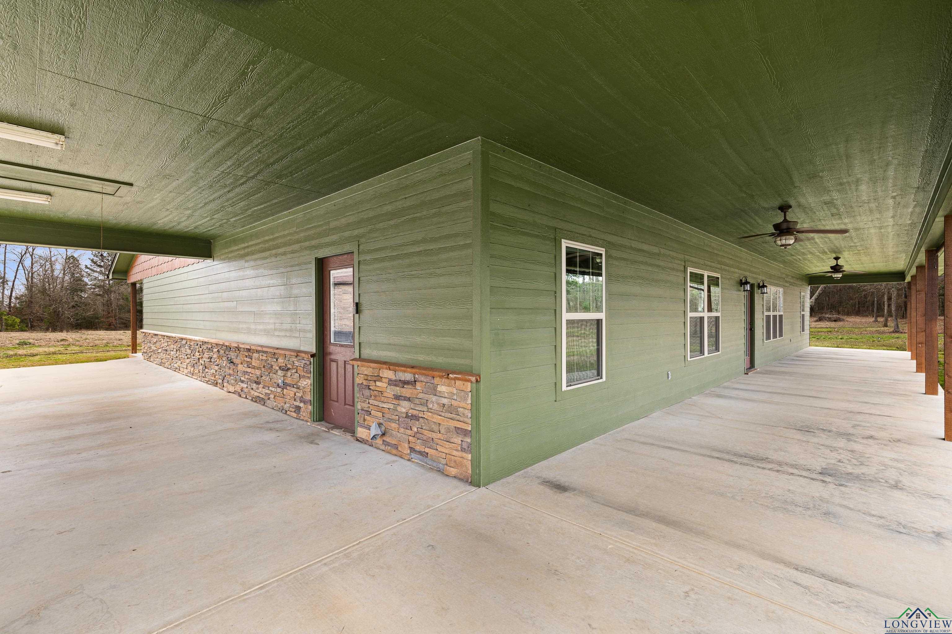 2525 S Bison Rd, Gilmer, Texas image 31