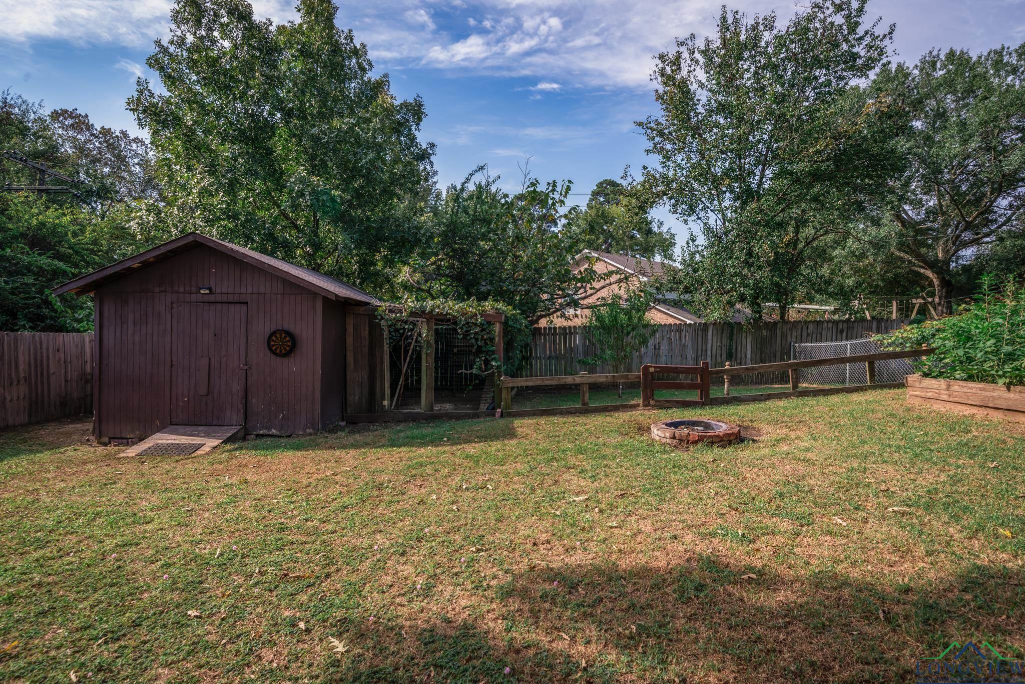 404 E Mari Beth Ln, White Oak, Texas image 32