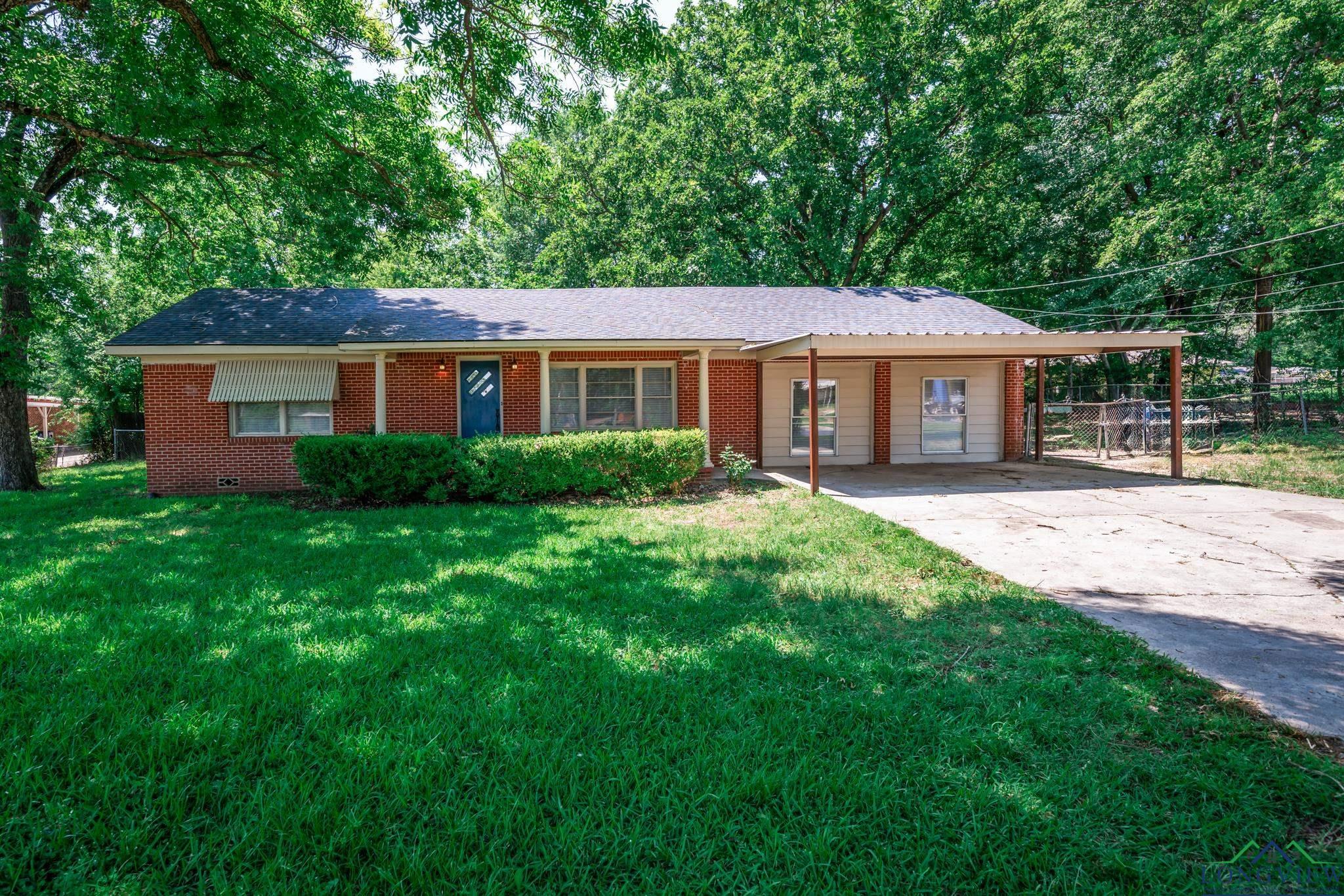 611 N Main St, Gladewater, Texas image 1