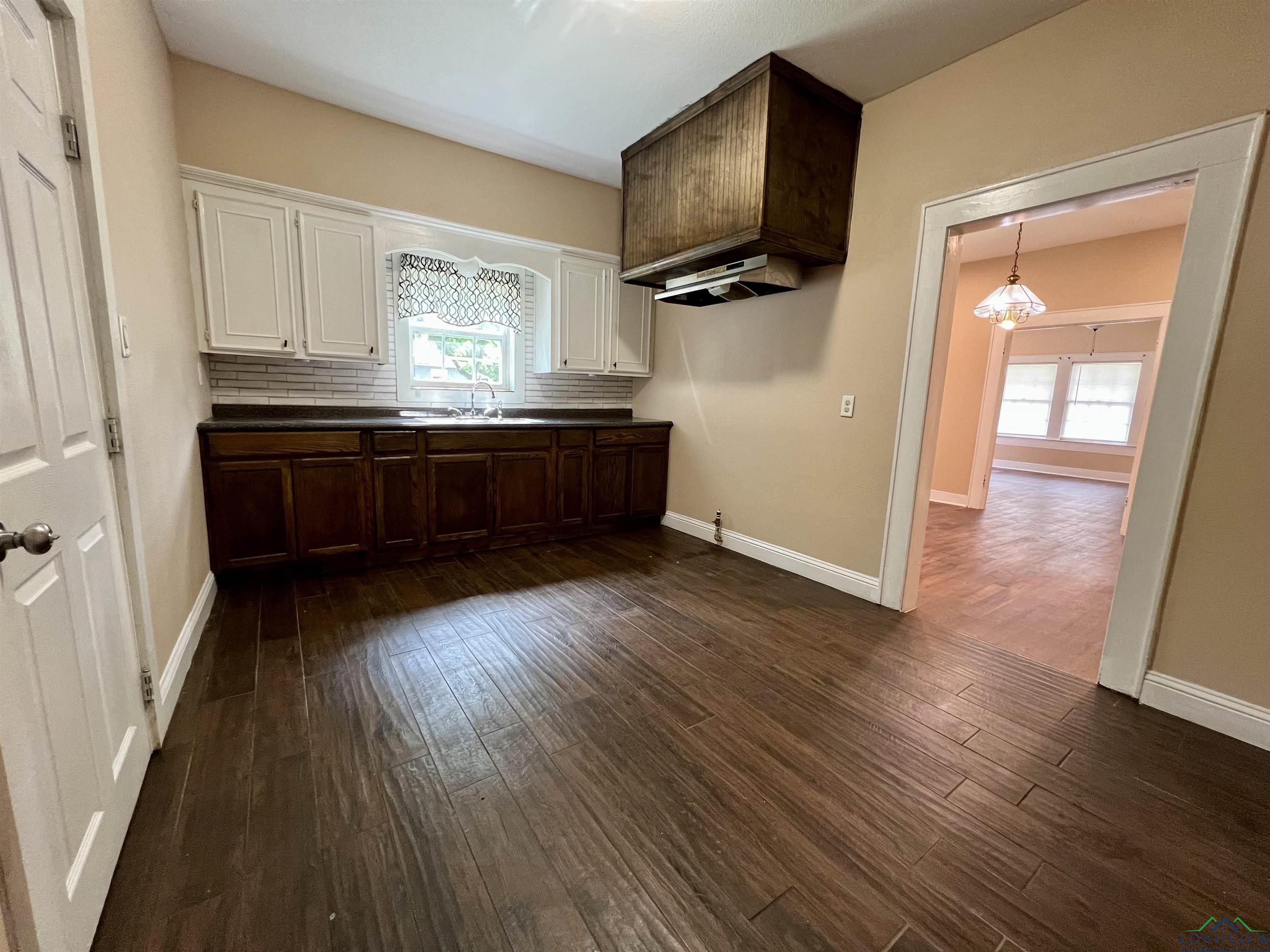 1411 E Timpson St, Longview, Texas image 10