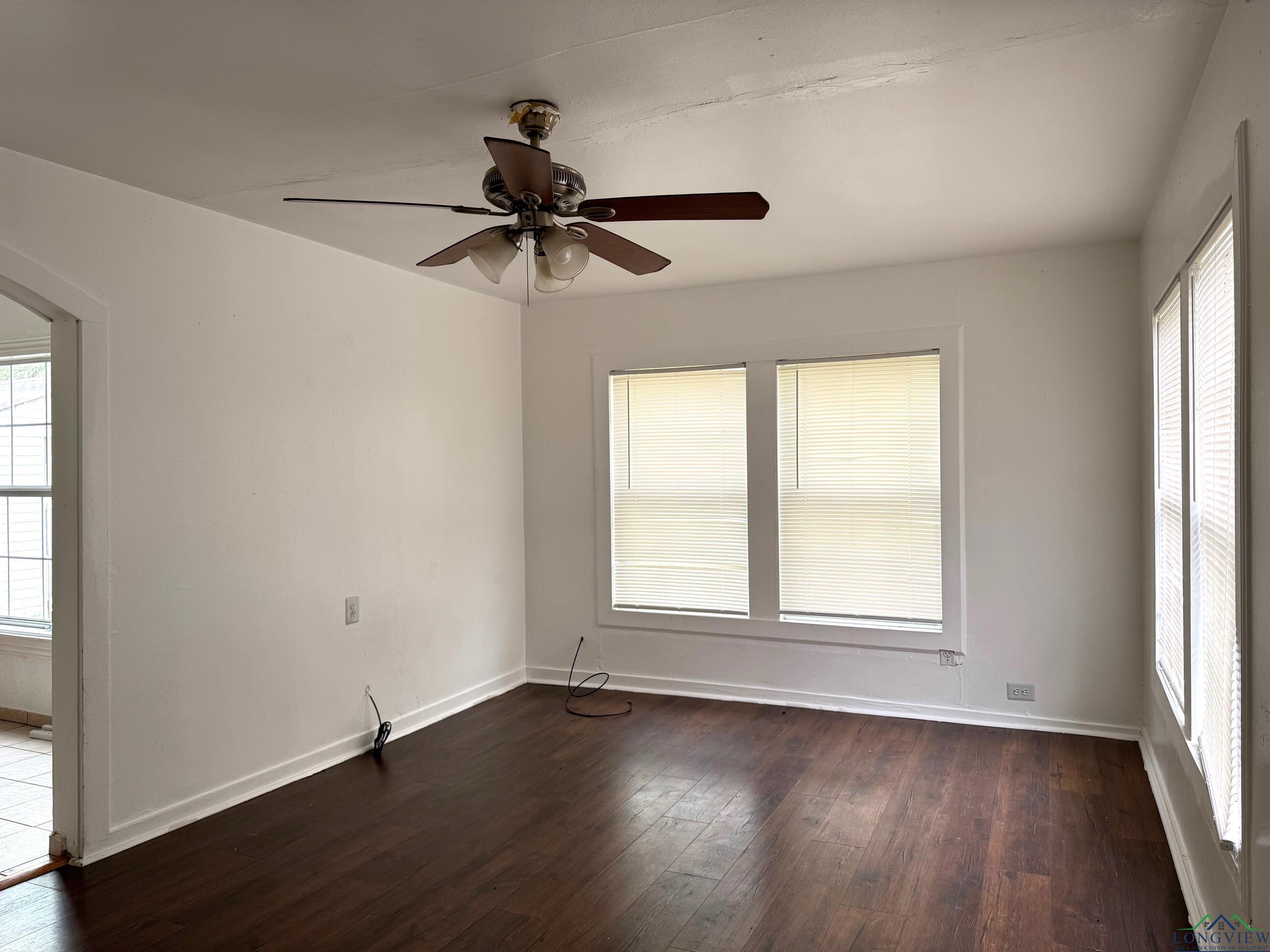 308 E 14th Street, Mount Pleasant, Texas image 4