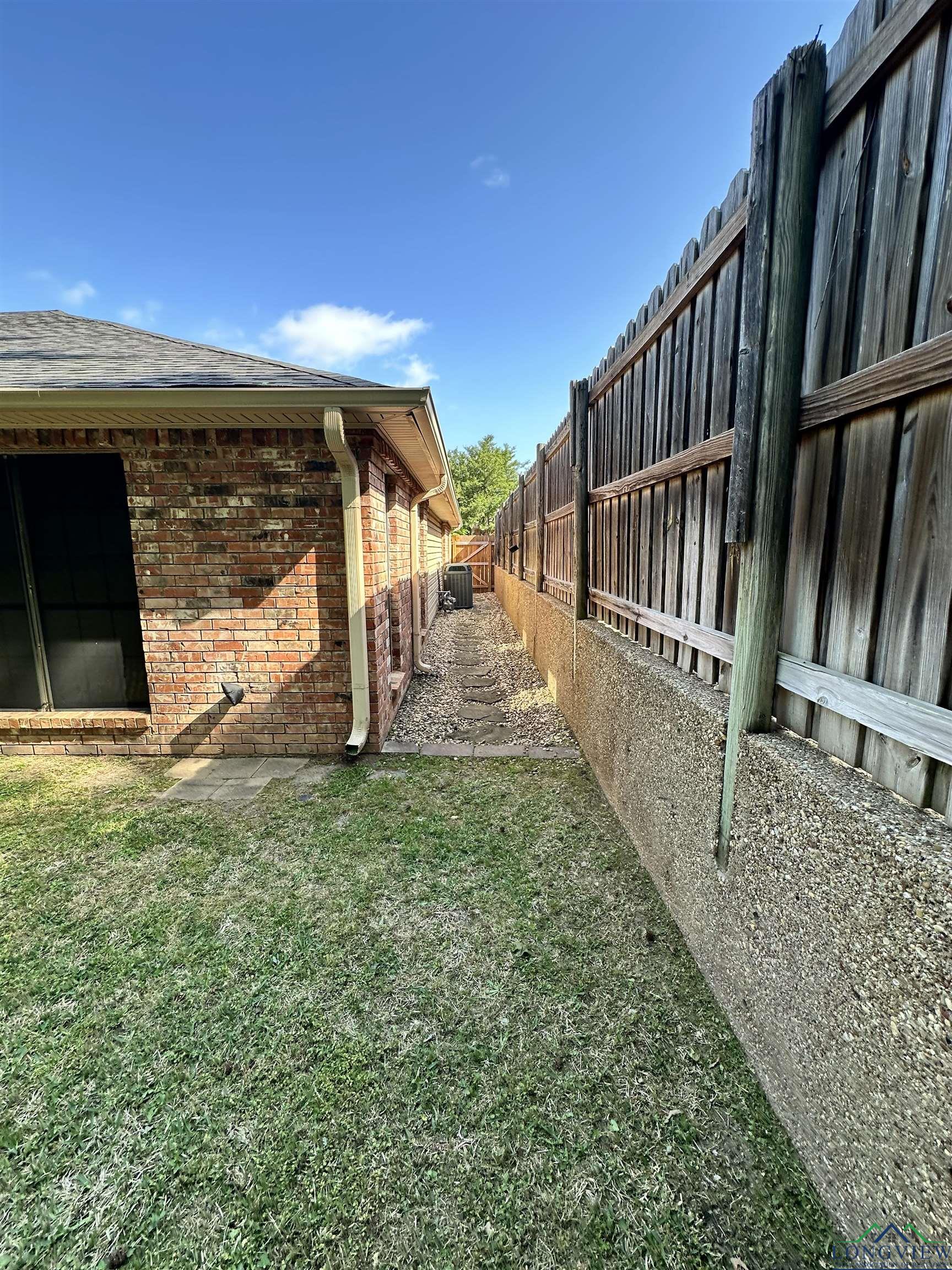 416 Amberwood Cir, Tyler, Texas image 5