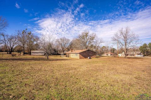 A home in Gladewater